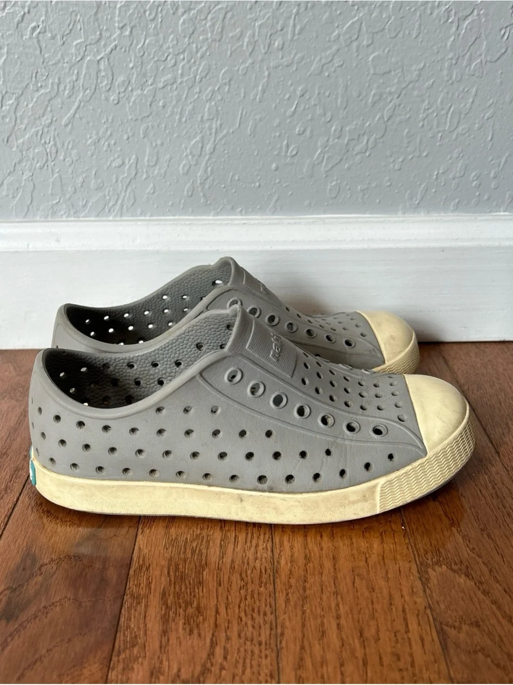 Native Jefferson Water Shoes Slip On Boys Or Girls Size 13 Gray